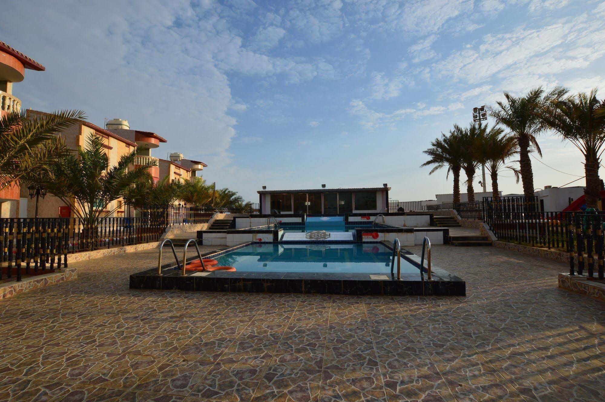 Al Ahmadi Plaza Resort Yanbu Esterno foto